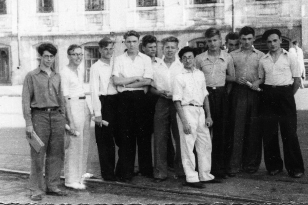 Одноклассники 10-й класс Б, школа 8, июнь 1952 г.